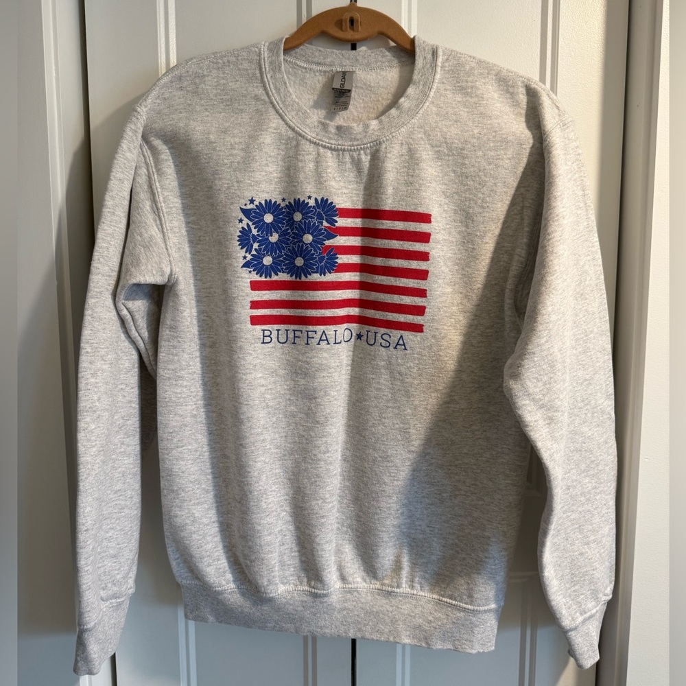 Buffalo USA Gray Crewneck Sweatshirt ❤️💙🇺🇸 Size S - Picture 2 of 4